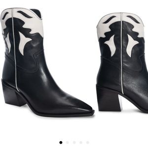 42 Gold - Cowboy Boots. Two-tone leather paneling